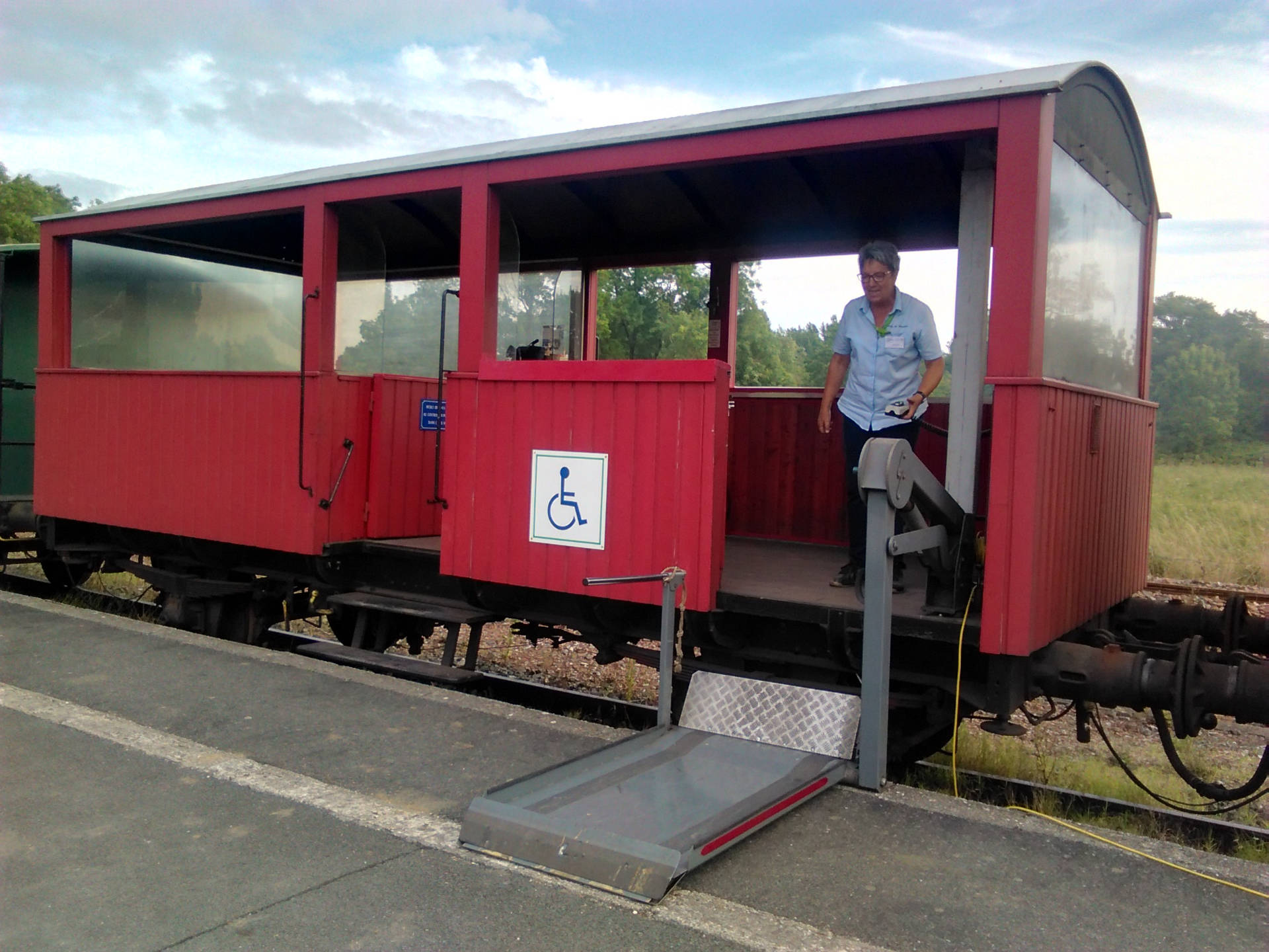 voiture-voyageur-rame-rouge-PMR